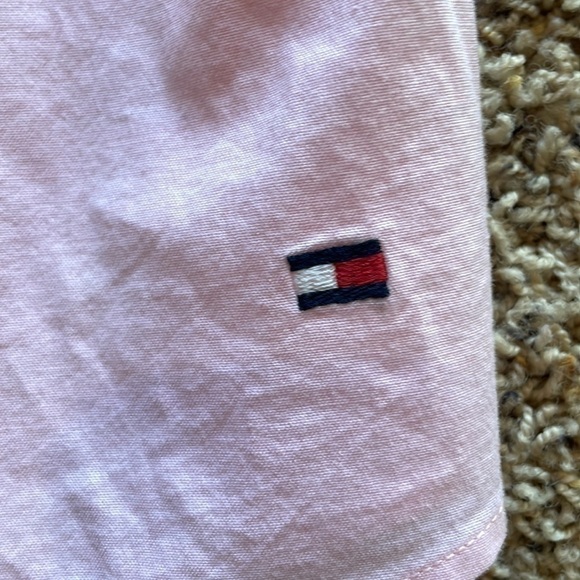 Tommy Hilfiger Women’s 24 Stretch Light Pink Long Sleeve Button Down Shirt - Picture 2 of 7